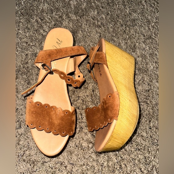 Matisse Platform Sandals. - Picture 1 of 3